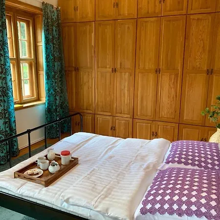 Hubert Guest house